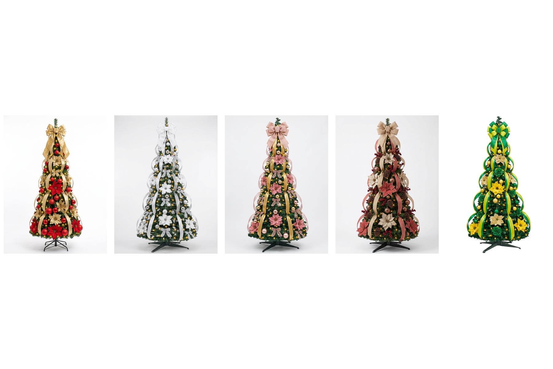 Kit 5 Árvores de Natal Decoradas, com folhagem verde, decoração abundante e base preta, em fundo neutro